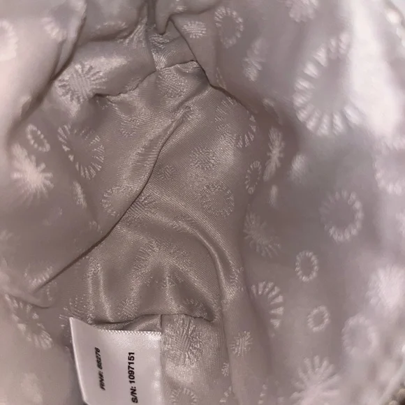 UGG AUSTRALIA Leather Key - Picture 5 of 5